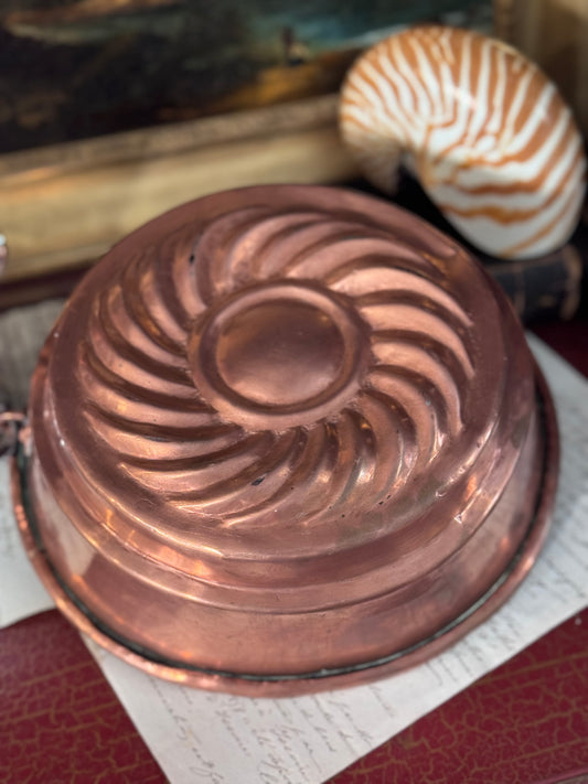 Antique French Copper Swirl Mold with Hanging Ring, Sourced in Venice